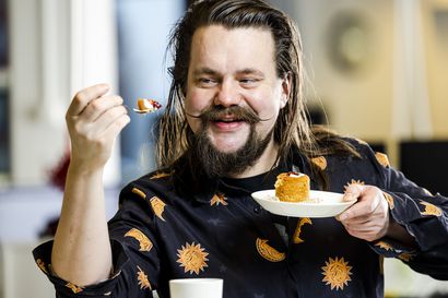"Tortussa pitää maistua punssi ja karvasmanteli" – muusikko Jaakko Laitinen testasi kahdeksan runebergintorttua eli ruunaria