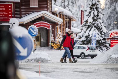 Lapsia Nelostiellä ja vuokra-autoja kelkkaurilla  – kasvavat matkailijamäärät aiheuttavat vaaratilanteita Rovaniemen liikenteessä