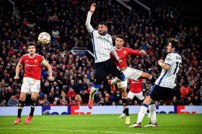 Piquen voittomaali piti Barcelonan jatkohaaveet Mestarien liigassa hengissä – Ronaldo tuttu ratkaisija Manchesterissä