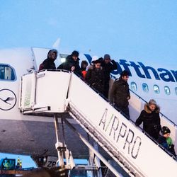 Kuusamon lentoasemalla oli joulukuussa vilkasta – elpyneen talviturismin johdosta rajanylitysliikenne kohosi jopa korkeammalle kuin ennen korona-aikaa