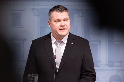 Mikko Savola nimitettiin puolustusministeriksi