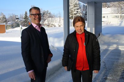 Mauri Pekkarinen kävi europarlamentin vihreällä viikolla hiihtämässä Rukalla ja neuvonpidossa Posion kunnassa – "Suomessa tarvitaan tuulivoimaa lisää, siitä ei päästä mihinkään"