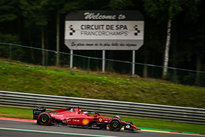 Ferrarin Carlos Sainz ajoi paalulle, vaikka aika-ajojen nopein oli Max Verstappen–Bottas oli viimeinen