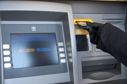 Käteinen on päässyt paikoin loppumaan pankkiautomaateissa Oulun seudulla – automaattiyhtiöiden johtajat eri mieltä, onko syynä paluu normaaliin vai kyberhyökkäyksiin varautuminen