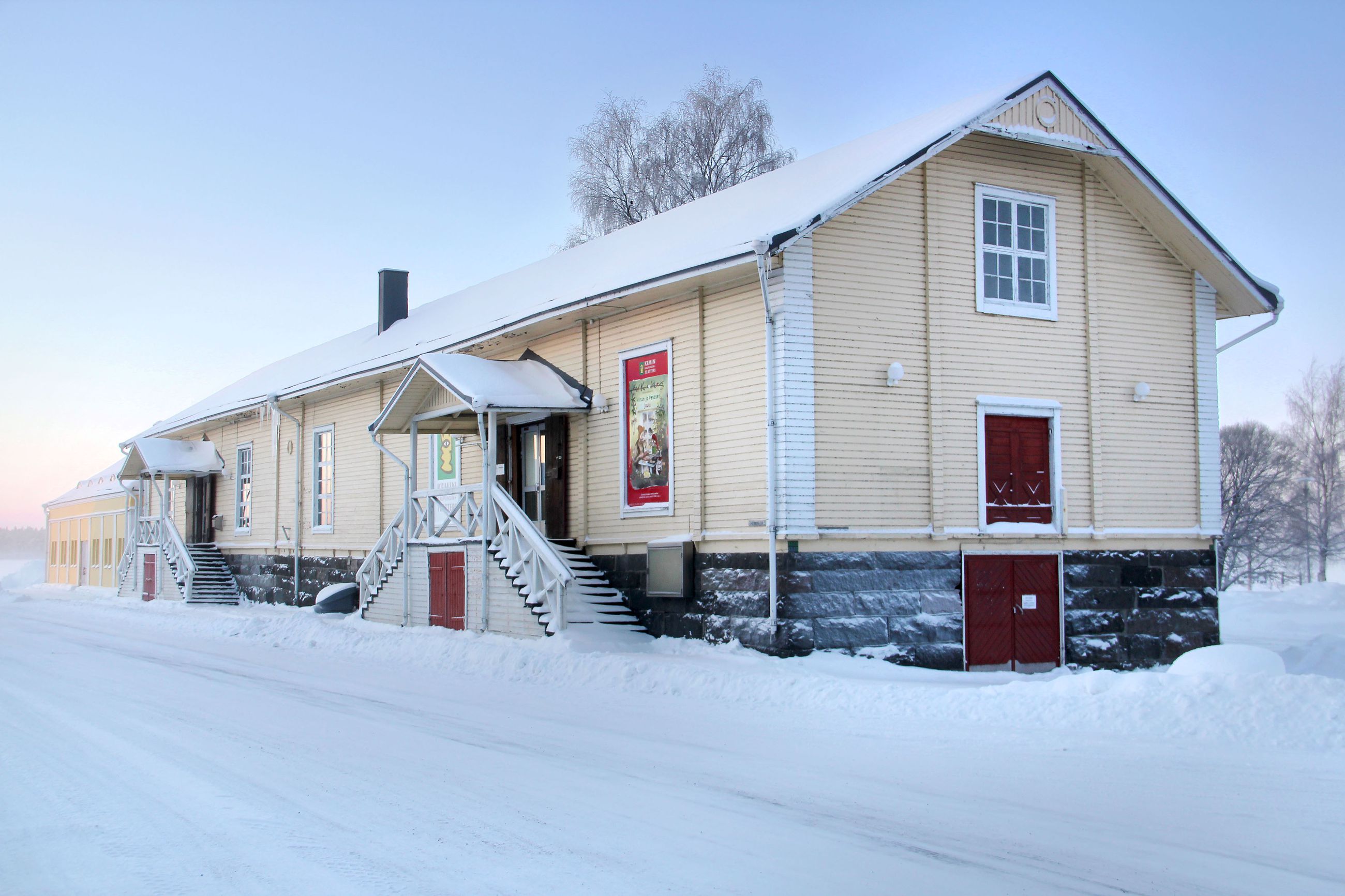 Kemin Sisäsataman palvelut laajentuvat – Tullimakasiiniin on tulossa  ravintola, Satamakonttorin yleinen sauna ja avantouintipaikka otettiin  käyttöön | Lapin Kansa