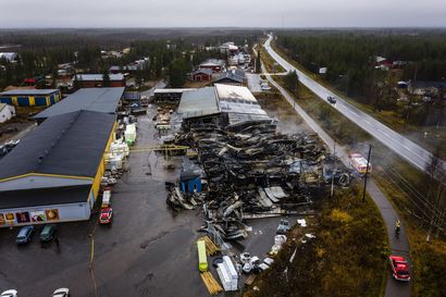 Kolarin K-Rauta paloi raunioiksi viime yönä – kauppias: "Kun myymälän katto romahti, tiesin, että peli on menetetty" – Katso tuoreet kuvat tuhoista