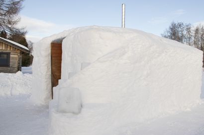 Lumisaunan löylyt ovat höyryävät – urakka on ollut kylpynautinnon arvoinen