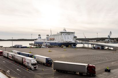 Rekat seisovat terminaaleissa ja jotkin aluksetkin satamissa  – postilakon tukitoimet vaikuttavat varsinkin Pohjoismaiden ja Länsi-Euroopan liikenteeseen