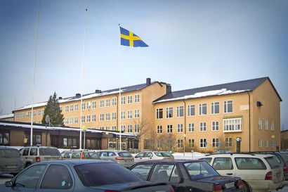 Ruotsin koulut ovat vielä auki – Haaparannan lukio siirtyi etäopetukseen tänään