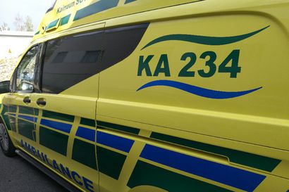 Mies korjasi autoa, tunkki petti – pelastuslaitos hälytettiin Kajaanissa