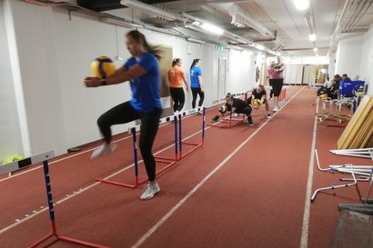 Reijo Jokinen valmentaa Pölkyn urheilijoille liikkuvuutta ja ketteryyttä – nappaa vinkit myös omaan harjoitteluusi!