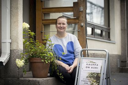 Minna Ekdahl vaihtoi sairaanhoitajan työn kukkakauppayrittäjyyteen – Tuirassa sijaitsevassa liikkeessä halutaan vähentää hävikkiä ja hyödynnetään sesongin mukaisia kukkia