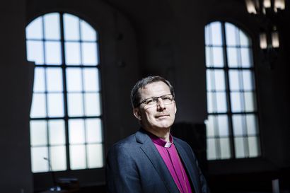 Piispa Jukka Keskitalo tarkastaa Oulaisten seurakunnan, ohjelmassa myös hirvijahtia sekä koulu- ja yritysvierailuja
