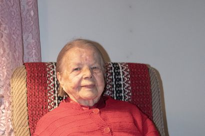 100-vuotias Hilkka Pellikka luottaa Herraan: "Vaikka minä olen yksin, niin Jeesus on aina täällä kanssani Pyhän henkensä kanssa."