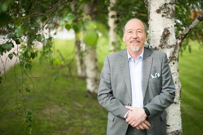 "Ei kuulosta ollenkaan Taivalkoskelta" – entinen kunnanjohtaja Jukka Mikkonen ihmettelee nykymenoa ja tarjoutuu palauttamaan kunnan ruotuun