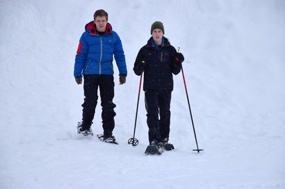 Eetu ja Joonas viettävät hiihtolomansa lumikenkäillen –  poikien tavoitteena on kävellä 82 kilometriä pitkä Karhunkierros läpi seitsemässä päivässä