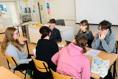 Miten opiskelijoilla ja opettajilla on keskenään niin tuttavalliset välit, miettivät saksalaiset opiskelijat vieraillessaan Kuusamossa: Nämä asiat he veisivät Kuusamosta mukaan omaan kouluunsa