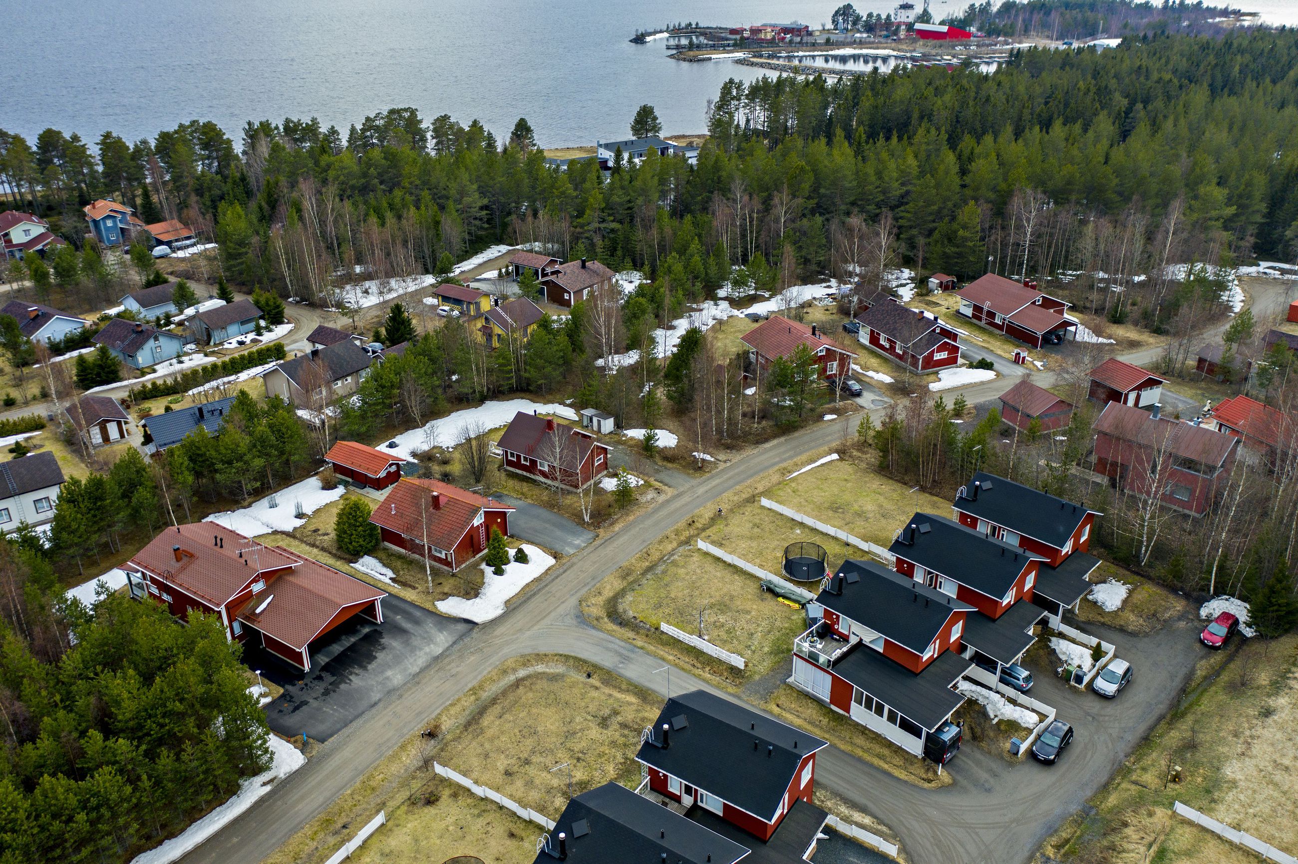 Lautakunta nuijimassa Virpiniemen kaavakuluja rajusti alemmas – loma-asunnon  muuttaminen vakituiseksi maksaa 350 euroa, aiempi hinta liki  kymmenkertainen | Kaleva