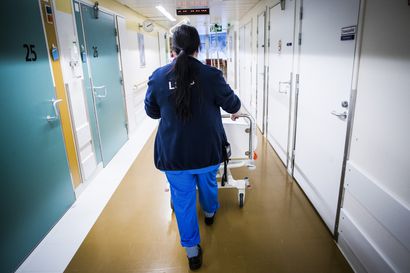 Vastuu kuormittaa sairaanhoitajia – Sairaanhoitajaliiton kysely kertoo henkilöstövajeen koettelevan eniten henkistä jaksamista