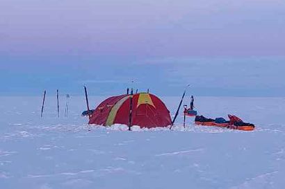 Haka-Risku testasi pumppuhaulikkoa pakkasessa – vaeltajat ovat Grönlannissa vielä reilun viikon