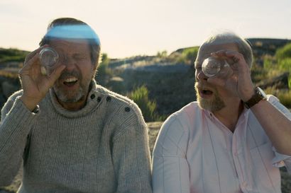 Elokuva-arvio: Keski-ikäiset miehet koheltavat saaristossa puolivillaisessa komediassa