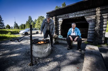 Laavuilun suosio räjähti koronan myötä – Rovaniemellä riittää laavuja, vaikka Revontulilaavu paloi