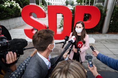 Pääministeri Sanna Marin saapui maski kasvoillaan puoluekokoukseen: "Varapuheenjohtajakisa sytyttää kokousväkeä"