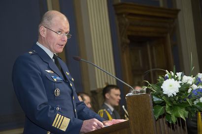 Puolustusvoimien ex-komentaja Jarmo Lindberg pyrkii eduskuntavaaliehdokkaaksi