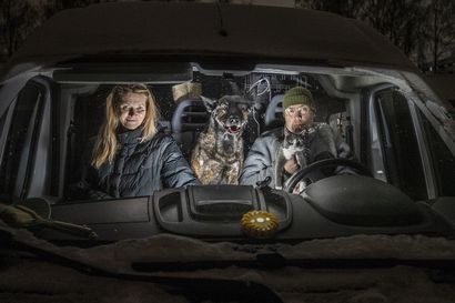 Oululaispari matkusti 7 kuukautta kodiksi remontoimallaan pakettiautolla Euroopassa ja löysi paikkoja, joihin ei tavallisilla turistimatkoilla mennä