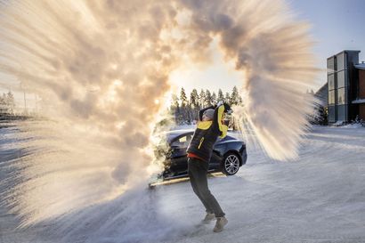 Kaleva testasi oululaisen Janne Rajalan sähköauton talven kylmimpänä pakkaspäivänä, eikä akkukaan ollut täynnä – "Onhan se vähän jännempää nähdä, päästäänkö perille vai ei"