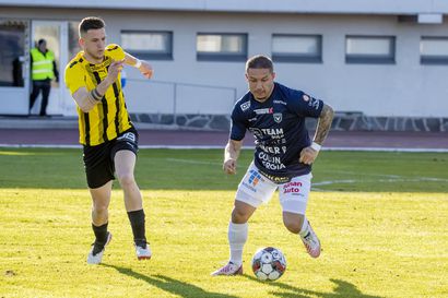 AC Oulun HJK-kotiottelu siirtymässä päivällä eteenpäin – Moshtagh Yaghoubi vielä sivussa jalkavamman vuoksi