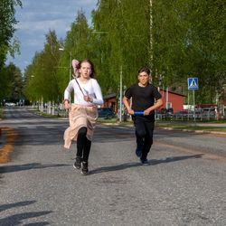 Kolmetoista joukkuetta juoksi Kurenalan halki – Ipanat, Nopeet ja Liskot vauhdissa