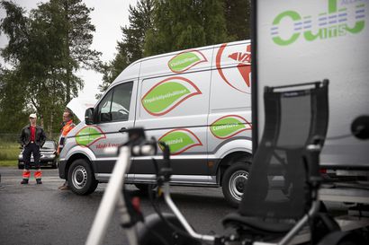 Oulussa aletaan kuljettaa paketteja hiljaisilla ja ympäristöystävällisillä täyssähköpakettiautoilla – ''Jakeluautot ovat ensimmäisiä ammattiliikenteen täyssähköpakettiautoja koko Suomessa''