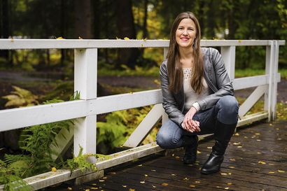 Soololaulajaksi edennyt Liisi Pettersson opiskeli laulunopettajaksi, kun refluksitauti vei hänen äänensä – nyt hän opettaa laulua ja äänenkäyttöä omassa yrityksessään
