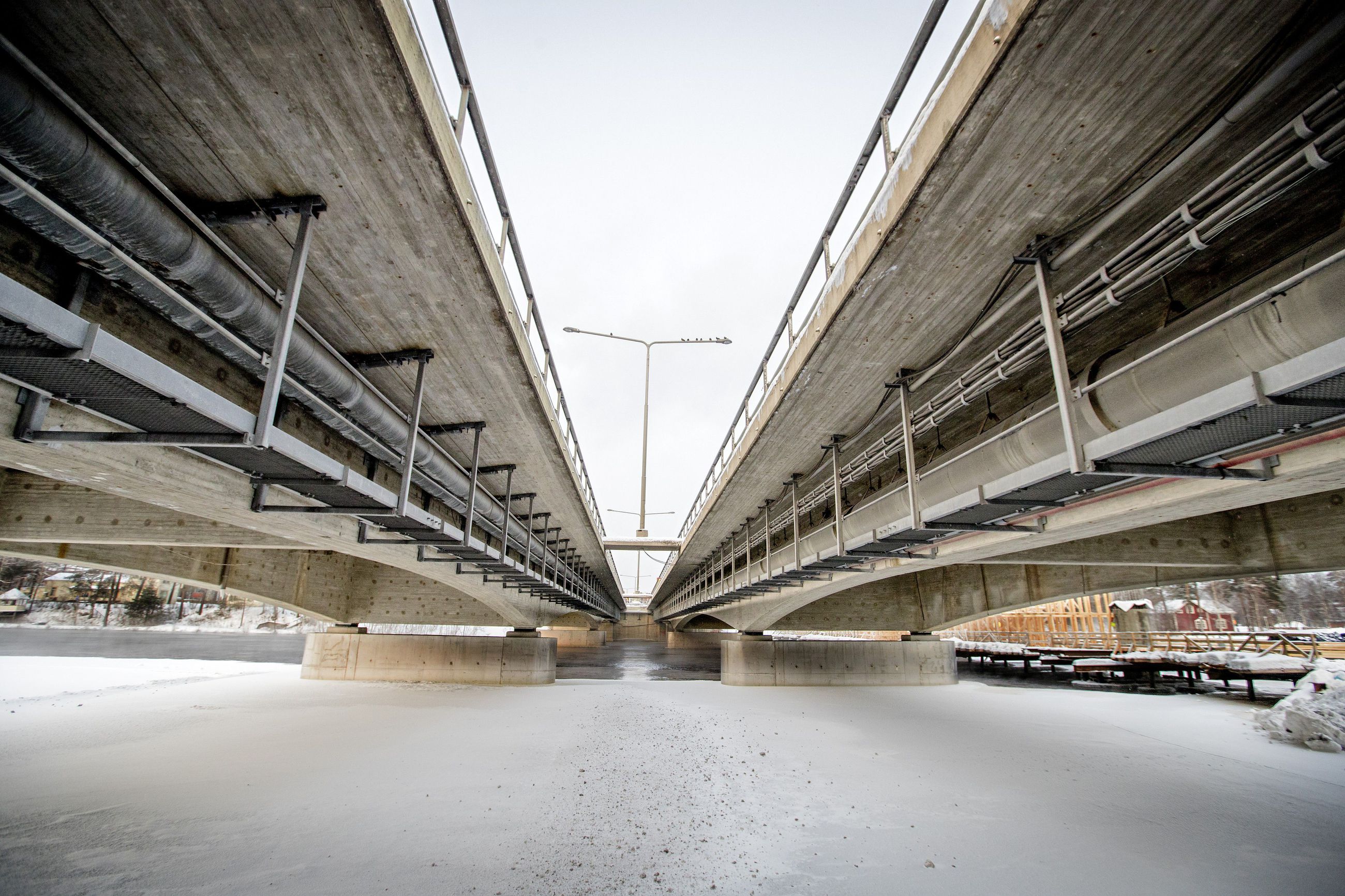 Oulujoen ylittävät Pohjantien sillat uusitaan kokonaan – kustannusarvio 15  miljoonaa euroa | Kaleva