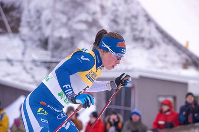 Krista Pärmäkoski hiihti vitossijan Tourin sprintistä – jatkaa kolmosena Tourin kokonaistilanteessa