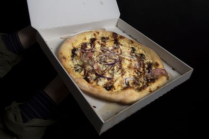 Toimittaja testasi Kaakkurin pizza-automaatin: Pizzaa muutamassa minuutissa ilman ihmiskontaktia – onko tämä liian hyvää ollakseen totta?