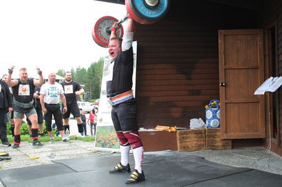 Robert Pirkkiö paransi akselipunnerruksen Suomen ennätystä ja kruunattiin Peräpohjolan vahvimmaksi