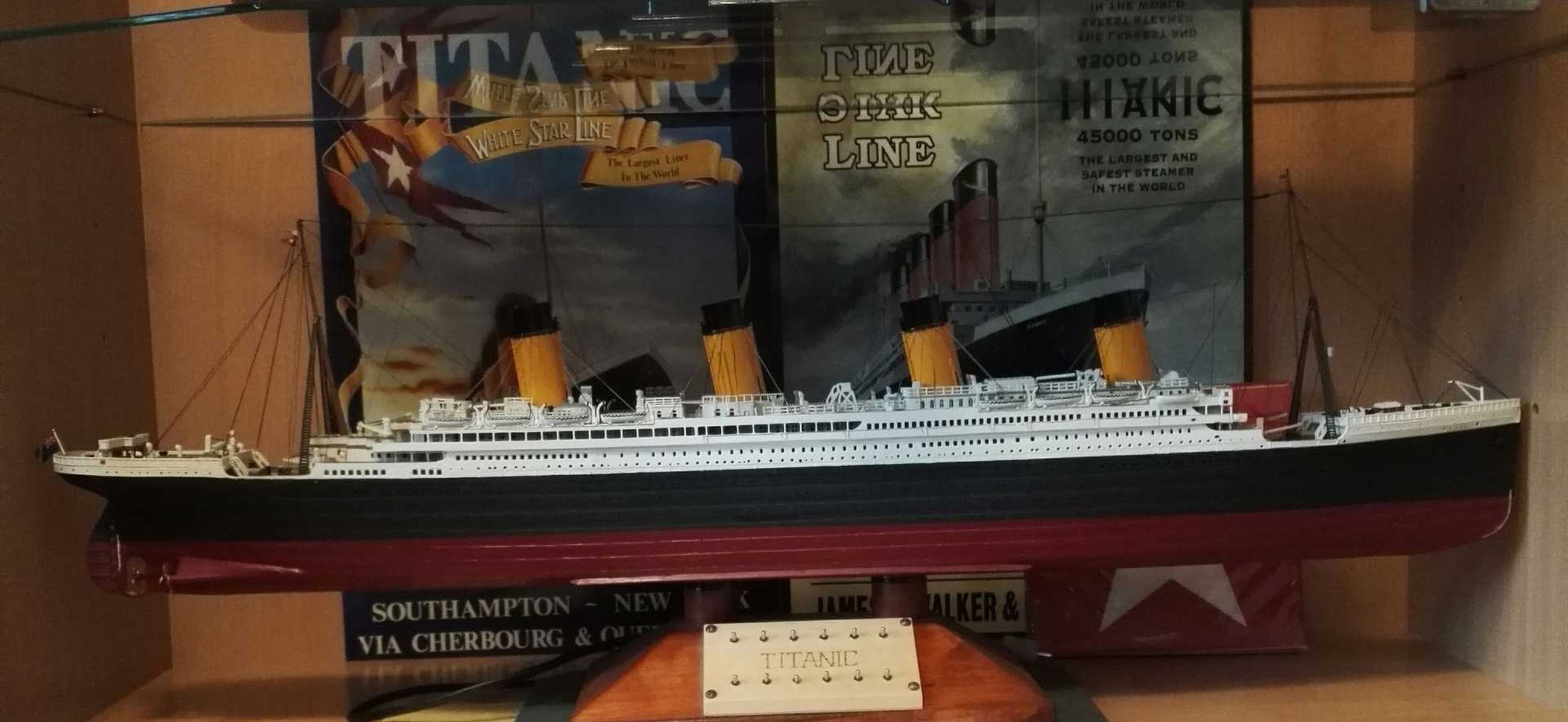 Titanic lipuu Raahen pääkirjaston vitriineihin – esillä harvinaista  materiaalia | Raahen Seutu