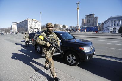 Putinin paraatimarssi Kiovaan hyytyi yllättäen – Ukrainan joukot partioivat Maidanilla ja puolustajat saavat lisää taistelutahtoa reserviläisten tulosta