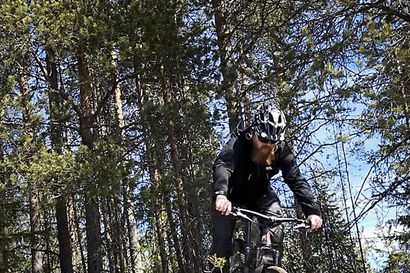 Innokkaasta harrastajasta maan taitavimpien pyöräilyosaajien joukkoon – Levin hiihtokeskuksen uusi pyöräilykonseptin kehittäjä Jarno Lehmuslehti on itseoppinut asiantuntija