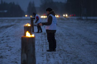 MTK:n maaseutunuorten joulutulet syttyvät teiden varsille torstai-iltana – joulutulet valaisevat iltaa Pulkkilassa, Paavolassa ja Siikajoenkylällä