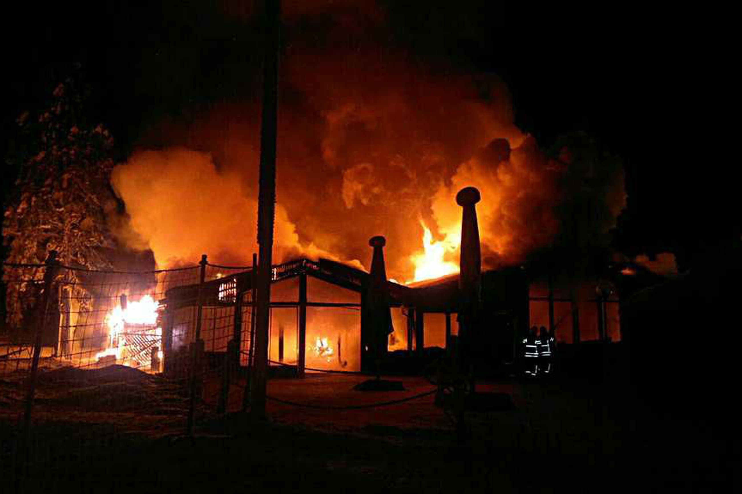 Rukan SkiBistro tuhoutui tulipalossa | Kaleva