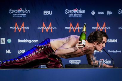 Euroviisujen voittoa juhlineen Italian Måneskin-yhtyeen laulaja joutui kokaiiniepäilyjen kohteeksi – kiistää spekulaatiot jyrkästi