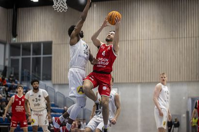 Vahva loppurykäisy siivitti Oulu Basketballin välieriin – "Puksutimme eteenpäin omalla tyylillämme"