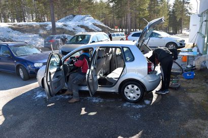 Posion koululaiset tutustuivat yrittäjyyteen – Autopesulan kolmen kaverinsa kanssa perustanut Juho Lasanen: ”Mukavaa vaihtelua koulun arkeen”