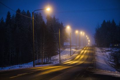 Aattoliikenne sujui rauhallisesti, tapaninpäivänä mahdollisesti vaarallinen ajosää – joulukerroin kertoo, missä suomalaiset viettävät joulua