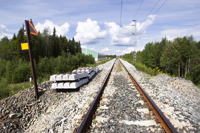 Selvitys junaradan rakentamisesta Otanmäestä Pyhännän ja  Siikalatvan kautta Tuomiojalle – esiselvitys raiteettomat pitäjät halkovasta yksityisradasta