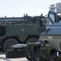 Patrian Rautalinko väläyttää mahdollisuutta viedä aseita suoraan valmistajalta Ukrainaan – Kaikkonen vaatii puolustusteollisuutta kiristämään tahtia