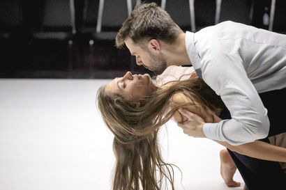 Tanssiarvio: Helvettiin huonossa parisuhteessa – Oulussa esitetty teos on hästägeillä kiinni Orpheuksen ja Eurydicen rakkaustarinassa